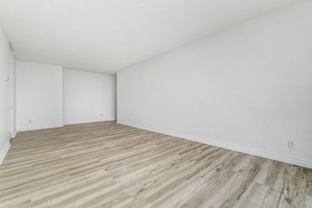 For Lease - 515 ST LAURENT Boulevard Unit# 812, Manor Park - Cardinal Glen and Area, Ontario - Photo 2