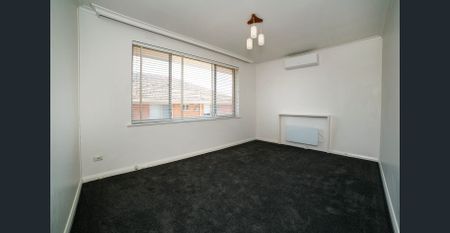 Roomy One Bedroom Apartment! - Photo 5