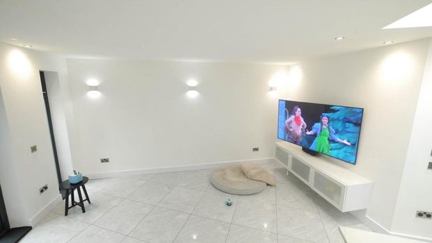 4 bedroom semi-detached house to rent - Photo 1