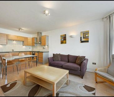 2 bedroom Flat To Let - Photo 3