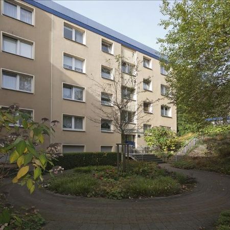 Zentral gelegen - modernisiert und bald einzugsbereit - Foto 3