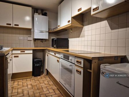 2 bedroom terraced house to rent - Photo 4