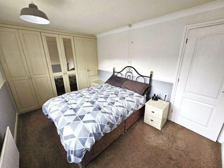 2 bedroom semi-detached house to rent - Photo 2