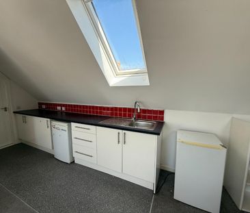 157 Clouds Hill Road, Bristol - Photo 6