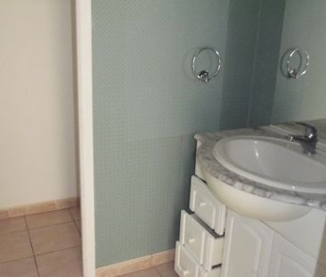 A SAINT JUST EN CHAUSSE APPARTEMENT F2 EN RÉSIDENCE SECURISEE - Photo 5