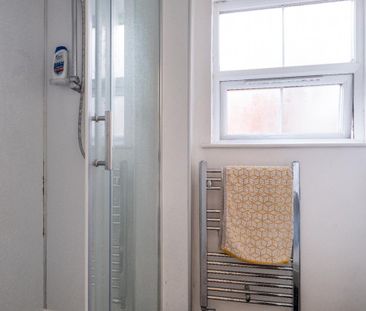 4 bedroom terraced house to rent - Photo 6