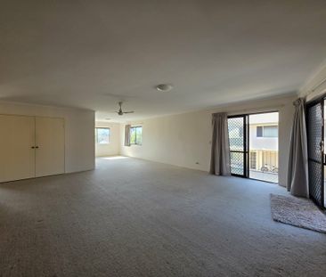 BEACHSIDE LIVING AWAITS IN BELLARA! - Photo 2