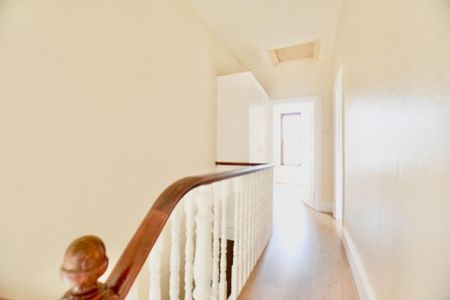 3 bedroom flat to rent - Photo 5