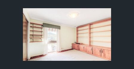 3x2 Bedroom home in cul-de-sac location - Photo 3