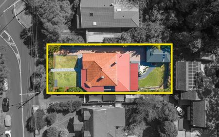 Modern Elegance Meets Everyday Comfort in Eastwood - Photo 3