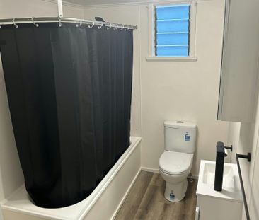 SPACIOUS 4 BEDROOM HOME IN THE HEART OF GLADSTONE CENTRAL - Photo 6