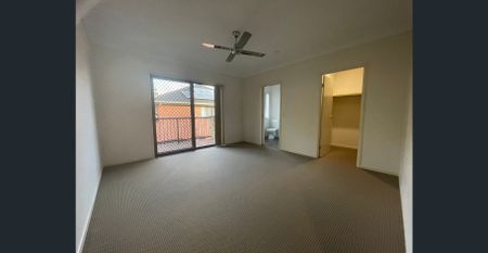 LARGE HOME WITH GORGEOUS VALLEY VIEWS - SET HIGH TO CATCH THE BREEZE - AIR CONDITIONER & FANS - Photo 2