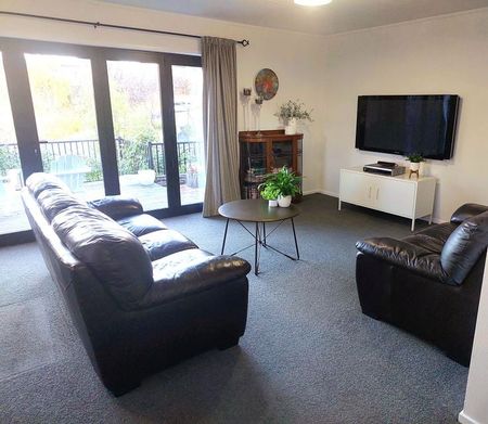 Quiet & Cosy 2BR home in Goldfields! - Photo 4