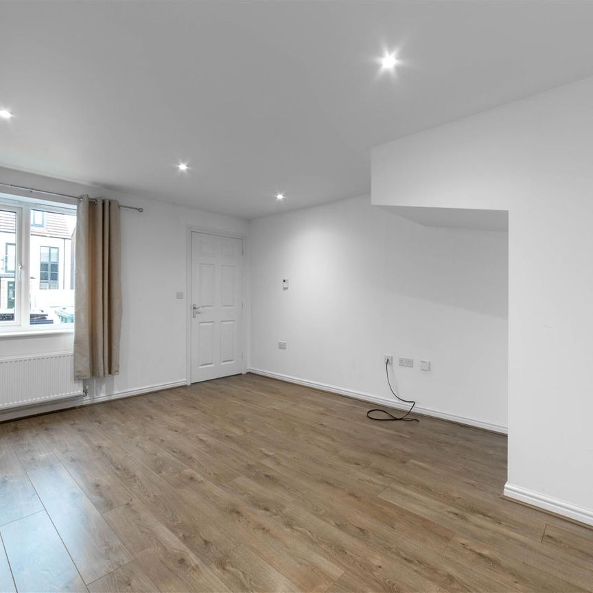 3 bed town house to rent in Greville Gardens, Great Park, NE13 - Photo 1