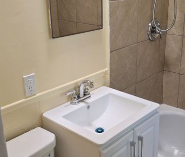 For Lease - 5176 Stanley Avenue, Niagara Falls, Ontario - Photo 2