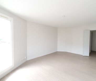T3 de 71 m² – Lumineux avec balcon proche du tram de Joué - Photo 1