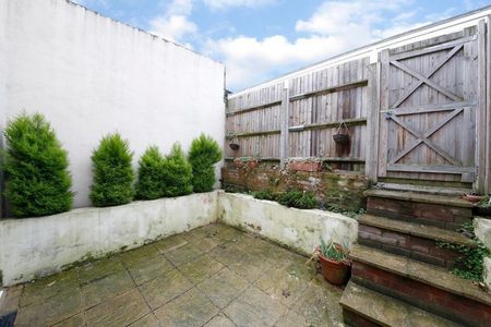 2 Bed Flat, Wastdale Road, SE23 - Photo 4