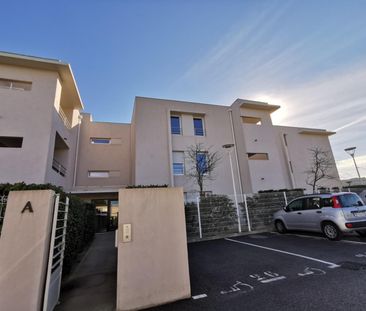 « VILLENEUVE-LES-AVIGNON - APPARTEMENT T2 45.85 M² AVEC TERRASSE ET... - Photo 4