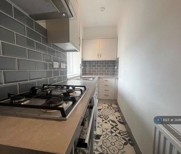 3 bedroom maisonette to rent - Photo 5