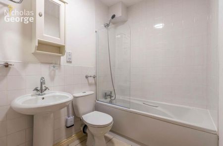 2 bedroom flat to rent - Photo 3