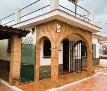 Alquiler de casa o chalet independiente en Calle Jaramar del Chapar... - Photo 2