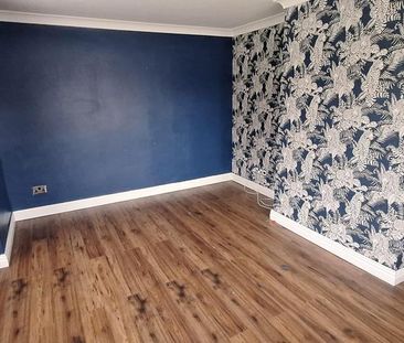 2 bedroom semi-detached house to rent - Photo 6