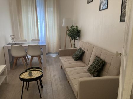 Location Appartement 2 pièces Meublé 40m² LISIEUX 14100 - Photo 2