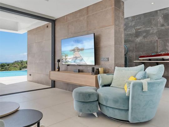 Casa adosada de alquiler en Calle el Salvador, 299, Valle Romano Golf - Photo 1