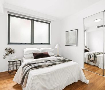 Spacious Two-Bedroom Apartment in the Heart of Sydney CBD - Photo 4