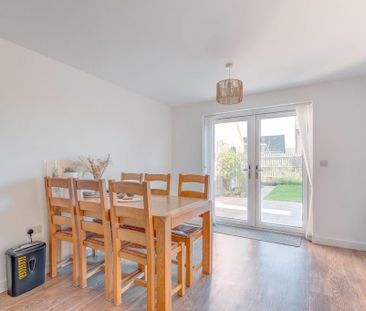 3 bedroom detached house to rent - Photo 2