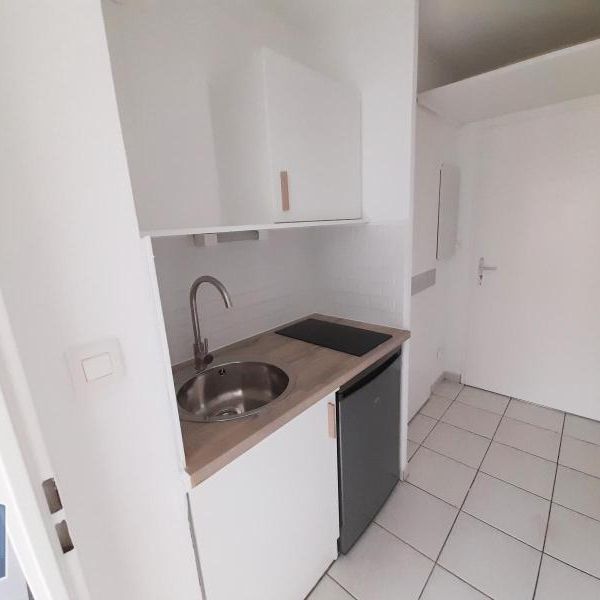 Location Appartement 1 pièce 19m² AIX EN PROVENCE 13100 - Photo 1