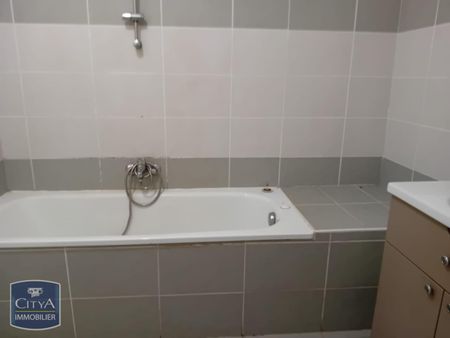 Location Appartement 4 pièces 91m² ST PAUL 97460 - Photo 3