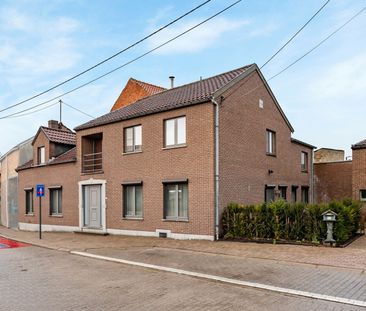 Ruime eengezinswoning met authentieke charme in Koninksem - Photo 2