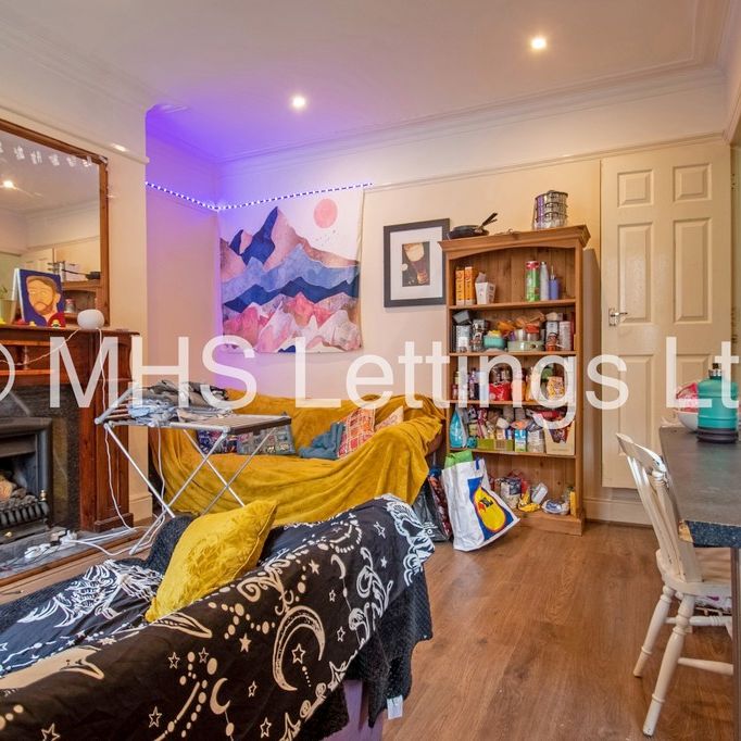 4 Bedroom Mid Terraced House for rent in Beechwood Mount - Photo 1