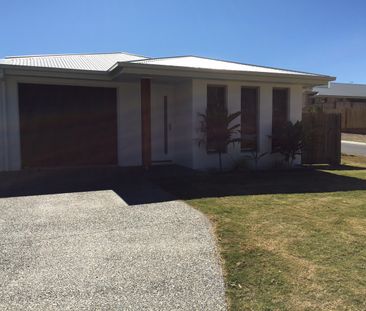 STYLISH & COMFORTABLE WITH BUSHLAND OUTLOOK! - Photo 6