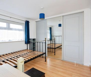 3 bedroom house to rent Norton Crescent, Tonbridge, Kent, TN10 - Photo 6
