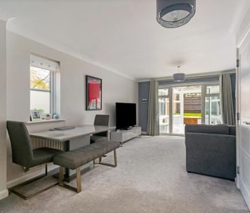 3 bedroom end of terrace house to rent - Photo 2