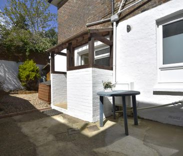 1 bedroom ground floor maisonette to rent - Photo 6