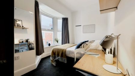 4 Bedroom House - Photo 4
