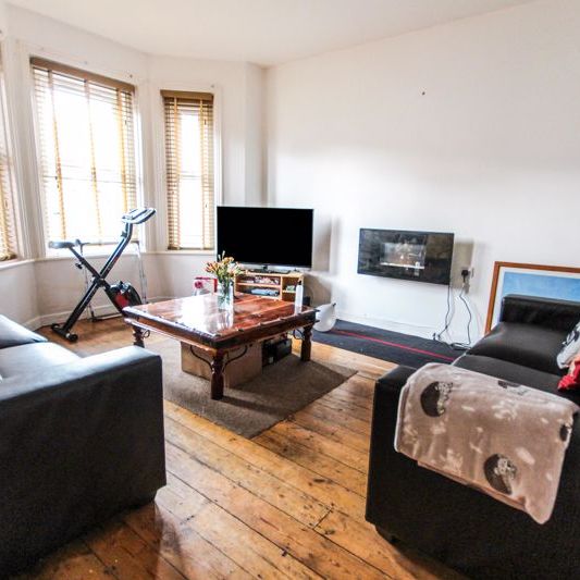 Green Road, Bournemouth - Photo 1