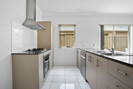 Modern 3 x 2 with Study and Lounge!! - Photo 3