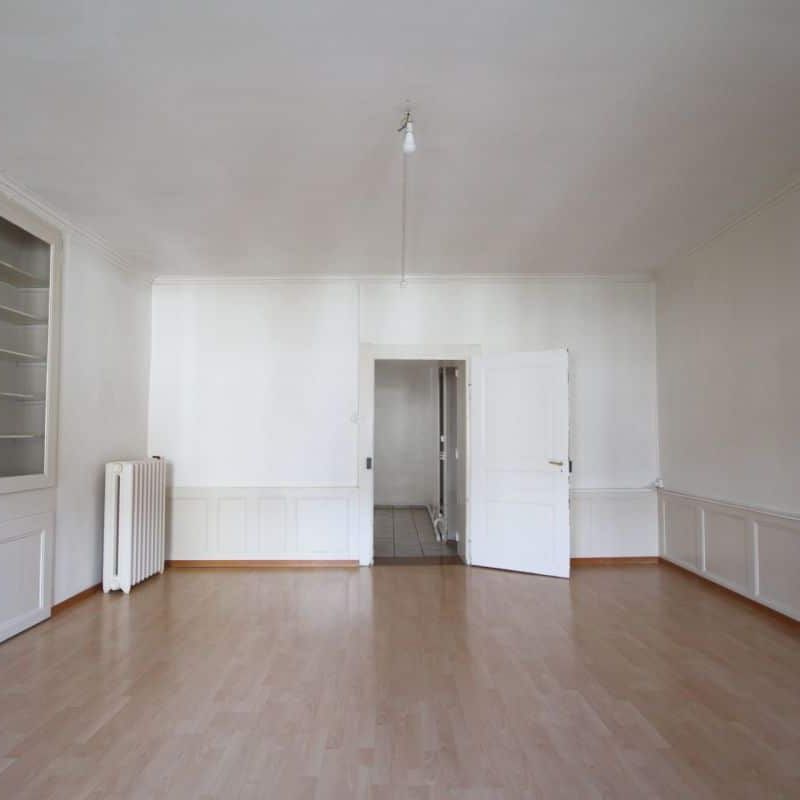 Appartement de 4 pièces situé proche des commerces et des écoles - Photo 1