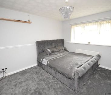 2 Bed End Terrace, Beeston Park Croft, LS11 - Photo 4