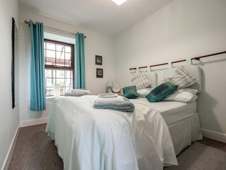 2 bedroom bungalow to rent - Photo 2