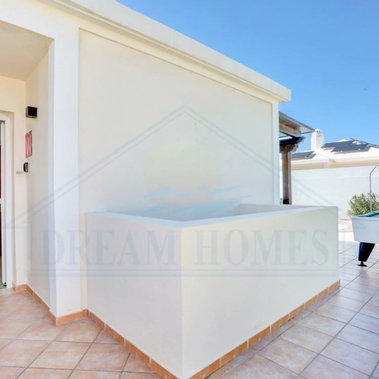 4 room luxury Villa for rent in Yaiza, Spain - Foto 1