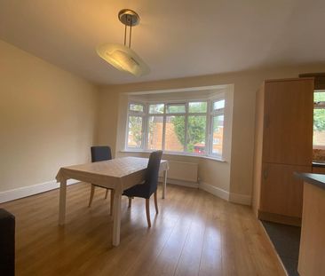 3 bed duplex to rent in Buckingham Road, Edgware, HA8 - Photo 1