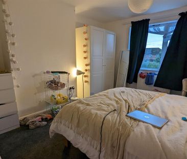 5 bedroom semi-detached house to rent - Photo 4