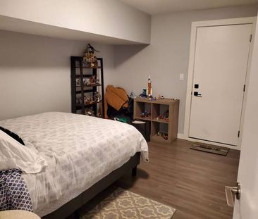 2 Bedroom, 1 Bath Suite - Photo 2