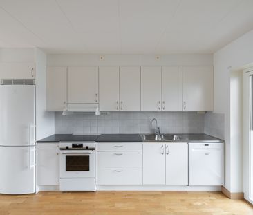 Johan Skyttes Väg, Nyköping - Photo 2