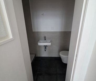 Top modernisierte 1 Z Altbauwohnung mit offener Einbauküche im HP - Photo 2